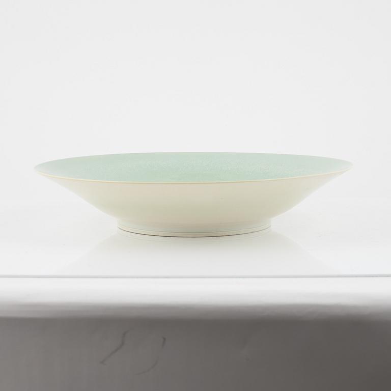 Per Hammarström, a stoneware dish, signed and dated 1987.