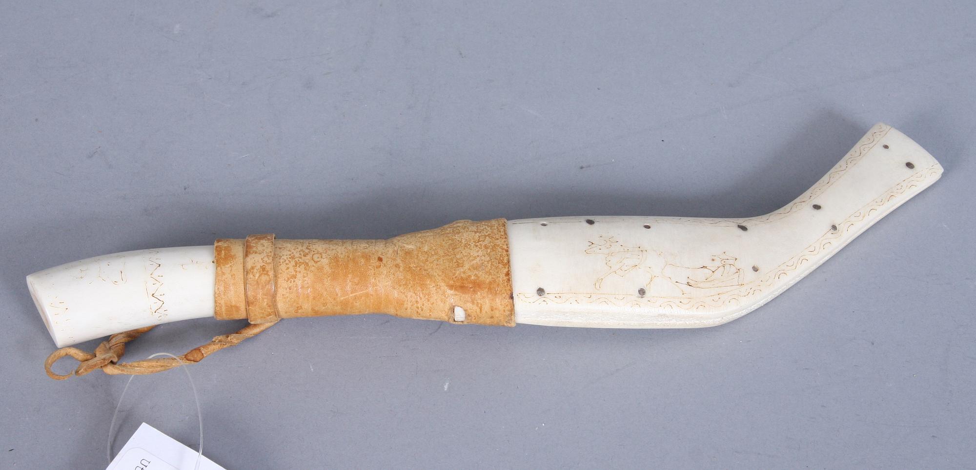 KNIV, ben, sign o dat "1944".