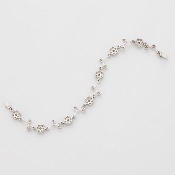 Armband 18K vitguld med runda briljantslipade diamanter.