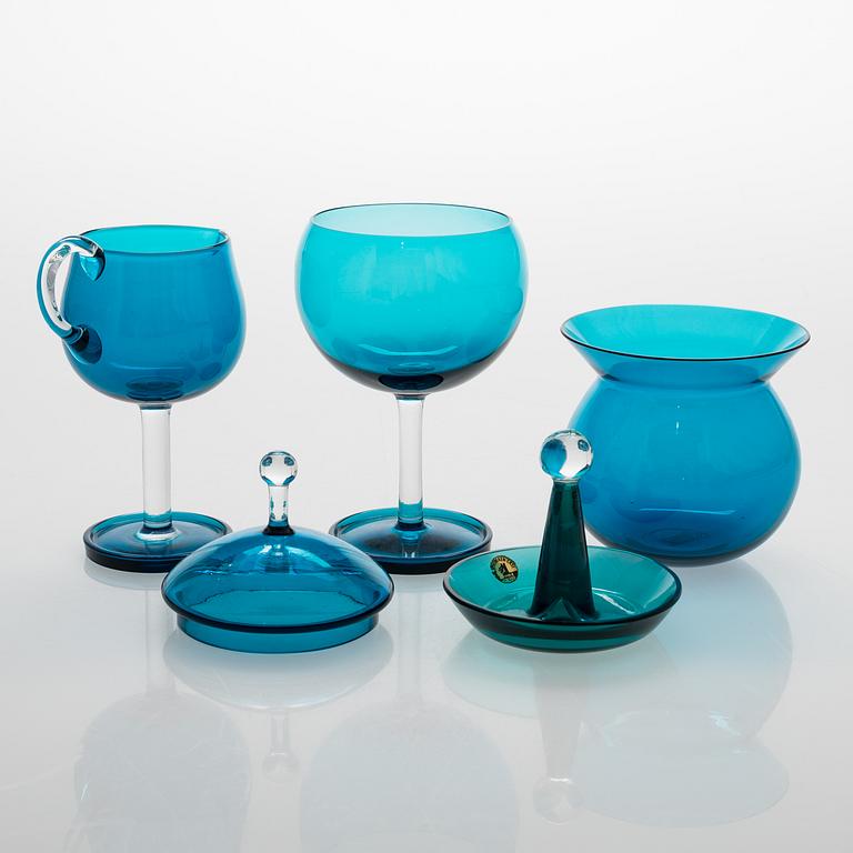 Nanny Still, A set of 23 glass pieces 'Harlekiini', Riihimäen Lasi Oy, 1950-60s.