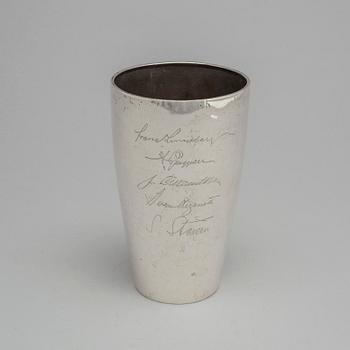 A silver cup by GAB, Stockholm, 1920.