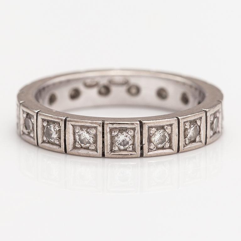 A 14K white gold ring with diamonds ca. 0.34 ct in total. Kultasarvi, Turku.