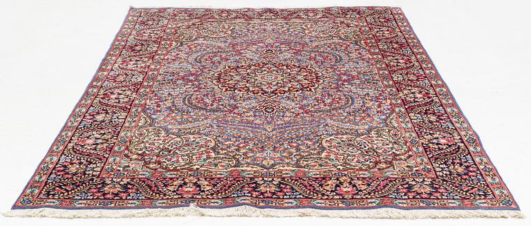 Matta, Kirman, ca 290 x 195 cm.