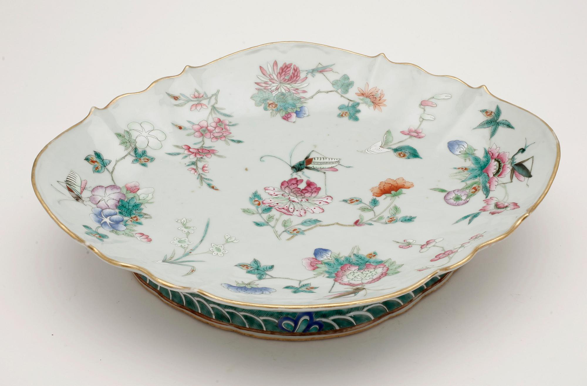 SKÅLFAT, porslin, sannolikt Tongzhi, Kina 1800-tal.