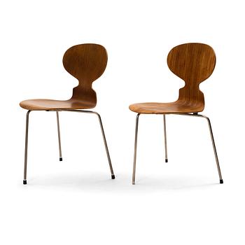 208. Arne Jacobsen, a pair of "Ant" chairs, Fritz Hansen, Denmark 1950-60s.