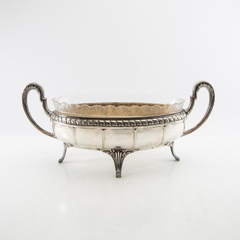 Jardinière of low-grade silver Germany early 20th century.