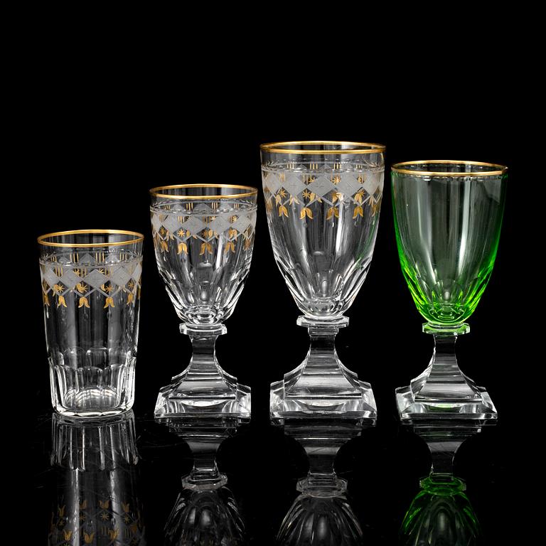 GLASSERVIS, 37 delar. Bl.a. Kosta Junior, 1900-tal.