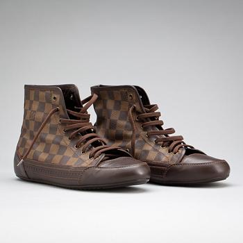 SKOR, Louis Vuitton.
