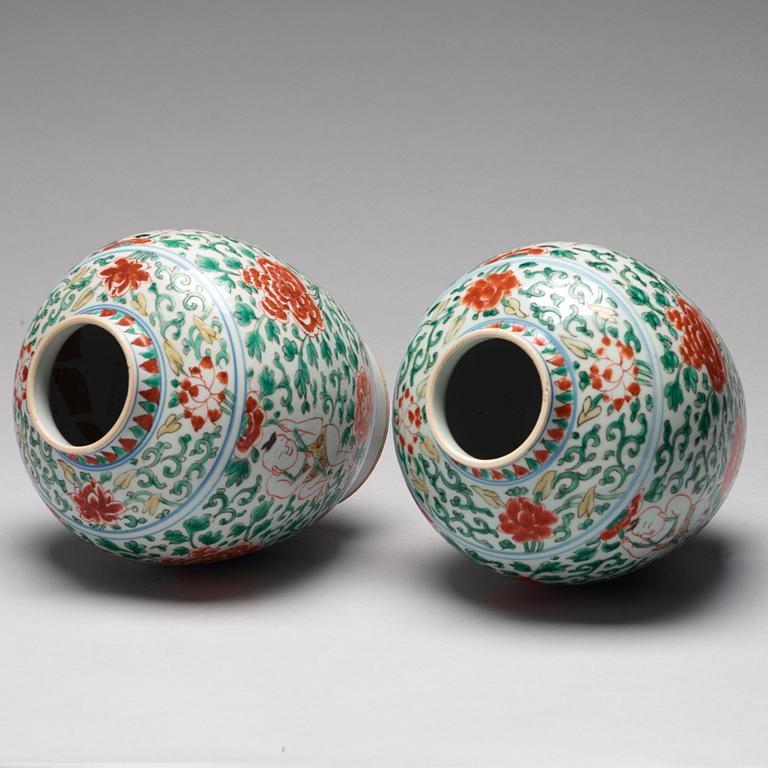 A pair of wucai Transitional jars, 17th Century.