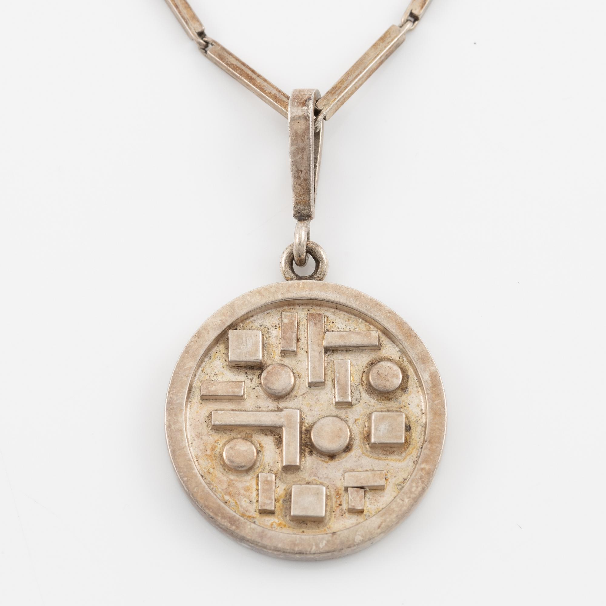 Claës E. Giertta, hänge med kedja, silver, Stockholm 1967.