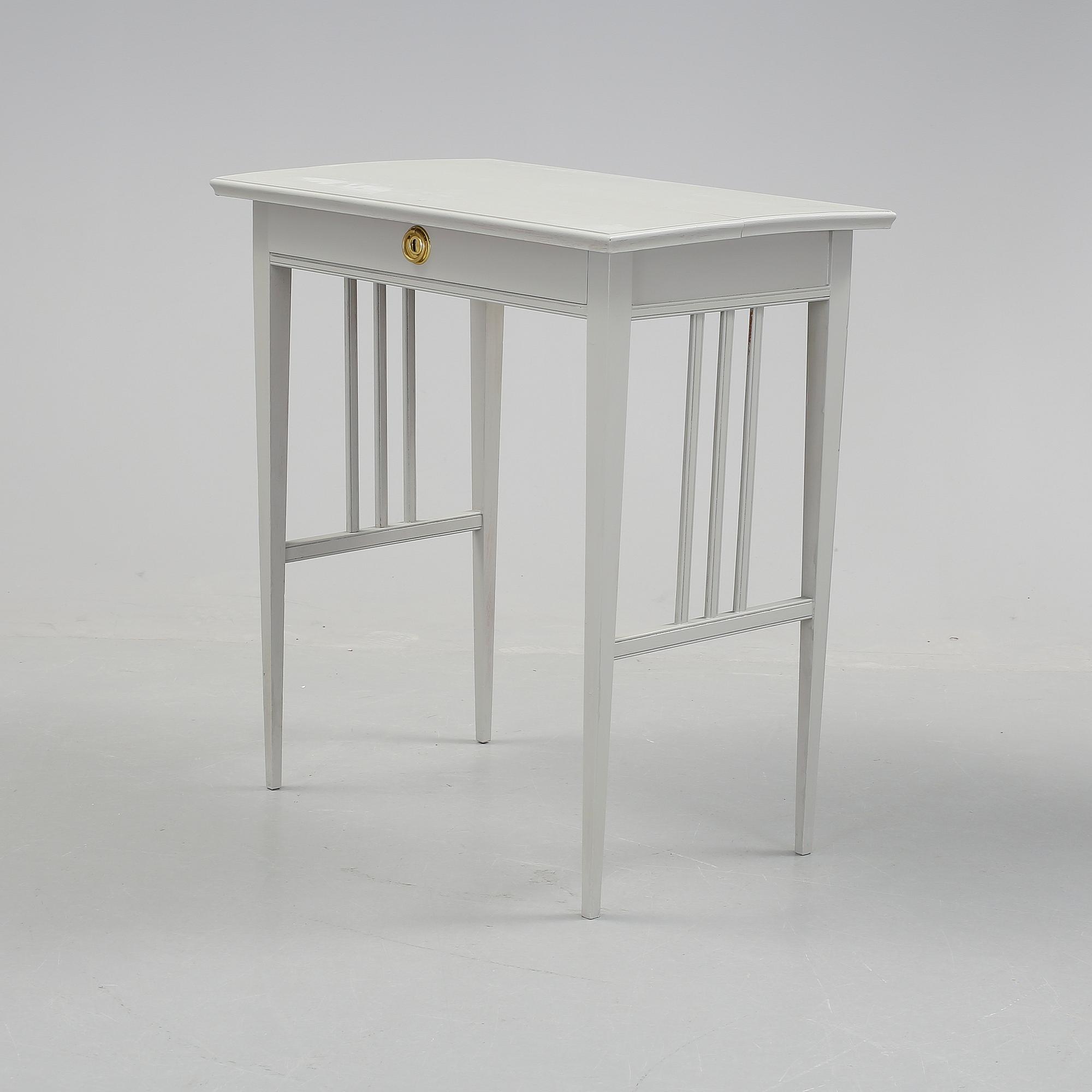 DAMARBETSBORD, gustaviansk stil, 1900-talets första hälft.