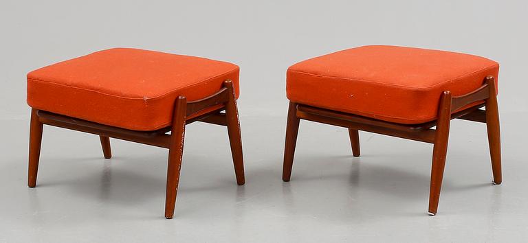 FOTPALLAR, ett par, "GE-240"/"Cigarren", Hans J Wegner, 1900-talets andra hälft.