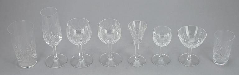 GLASSERVIS, 84 delar, slipad kristall, "Yrjö" Riihimäen Lasi. Finland 1900-tal.