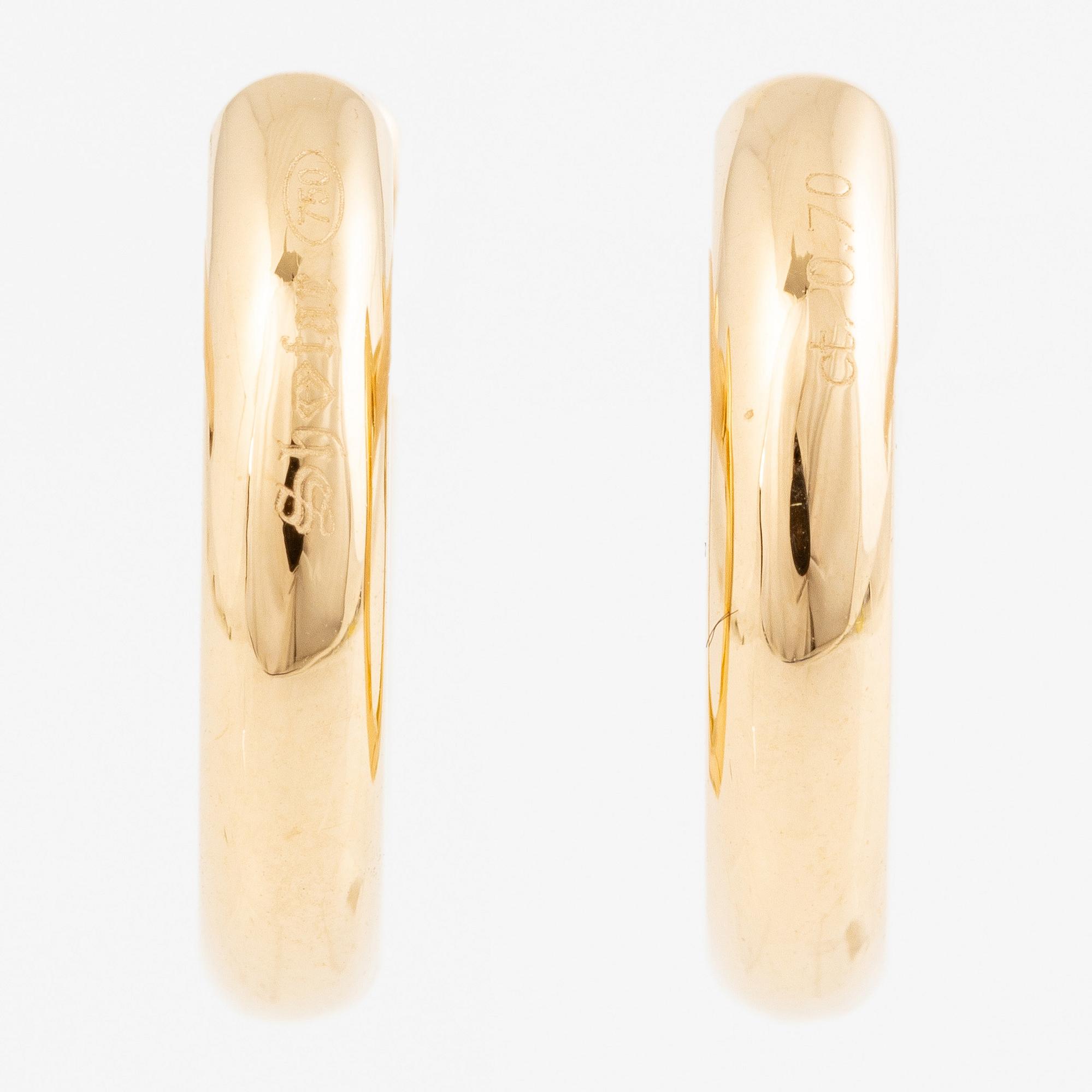Hoop earrings, 18K gold with brilliant-cut diamonds.