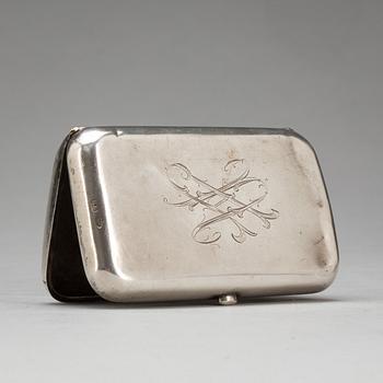 SNUSDOSA, silver. Ryssland. 1900-talets början. Vikt ca 78 g.