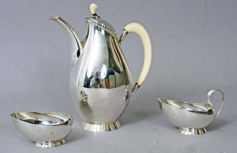 KAFFESERVIS, 3 delar, silver resp sterlingsilver, 1900-talets mitt, importstämplar.