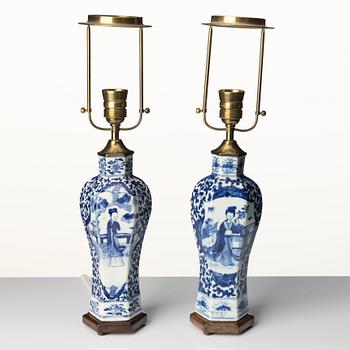 A pair of blue and white vases made in to table lamps, late Qing dynasty/circa 1900.