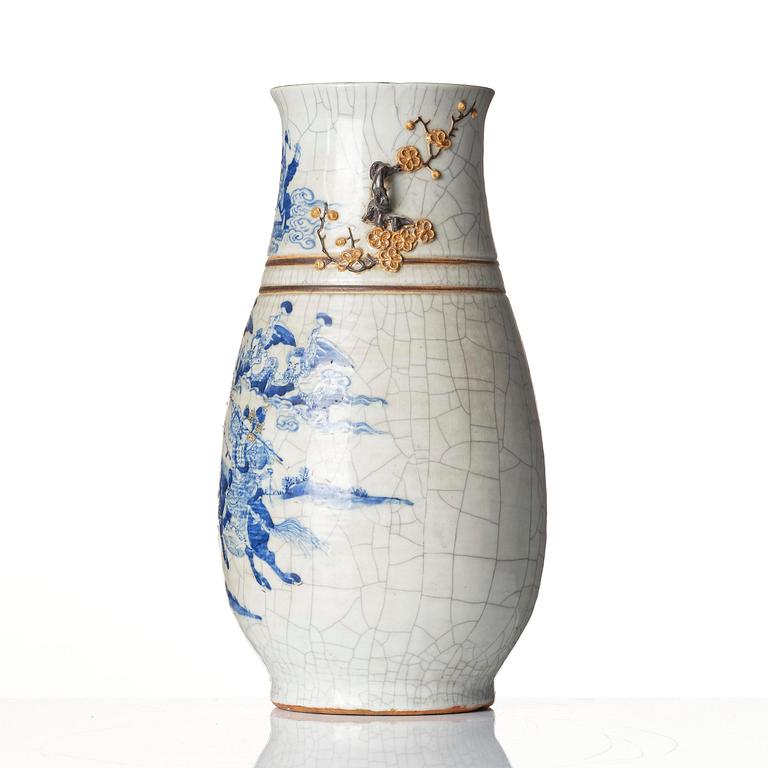 Vas, porslin. Qingdynastin, 1800-tal.