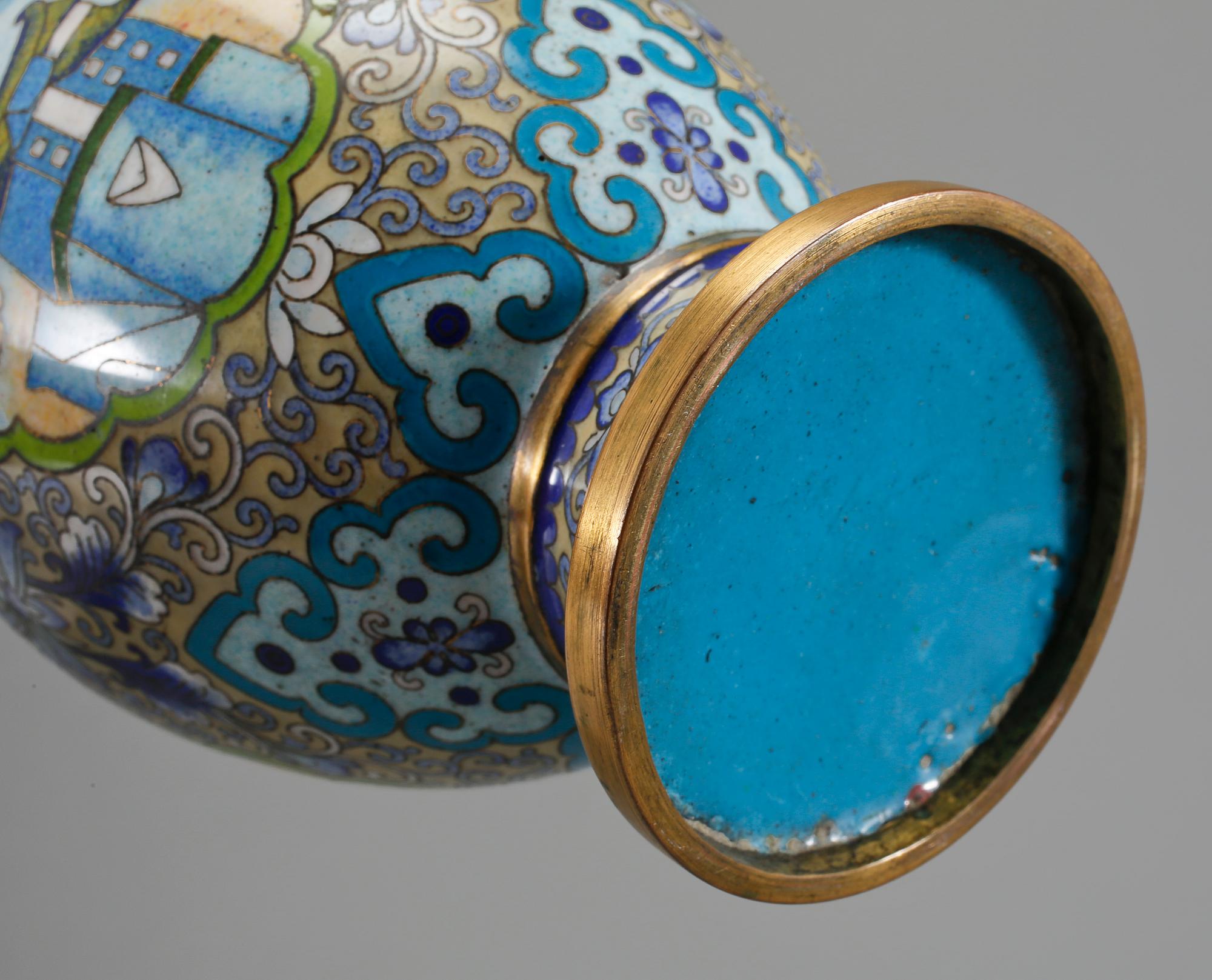VAS, cloisonné, Kina, 1800-tal.