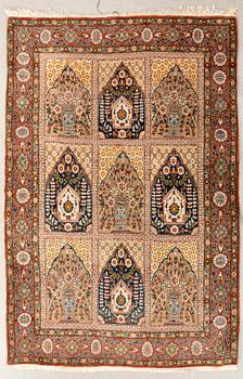 Carpet Oriental semi-antique approx. 205x140 cm.