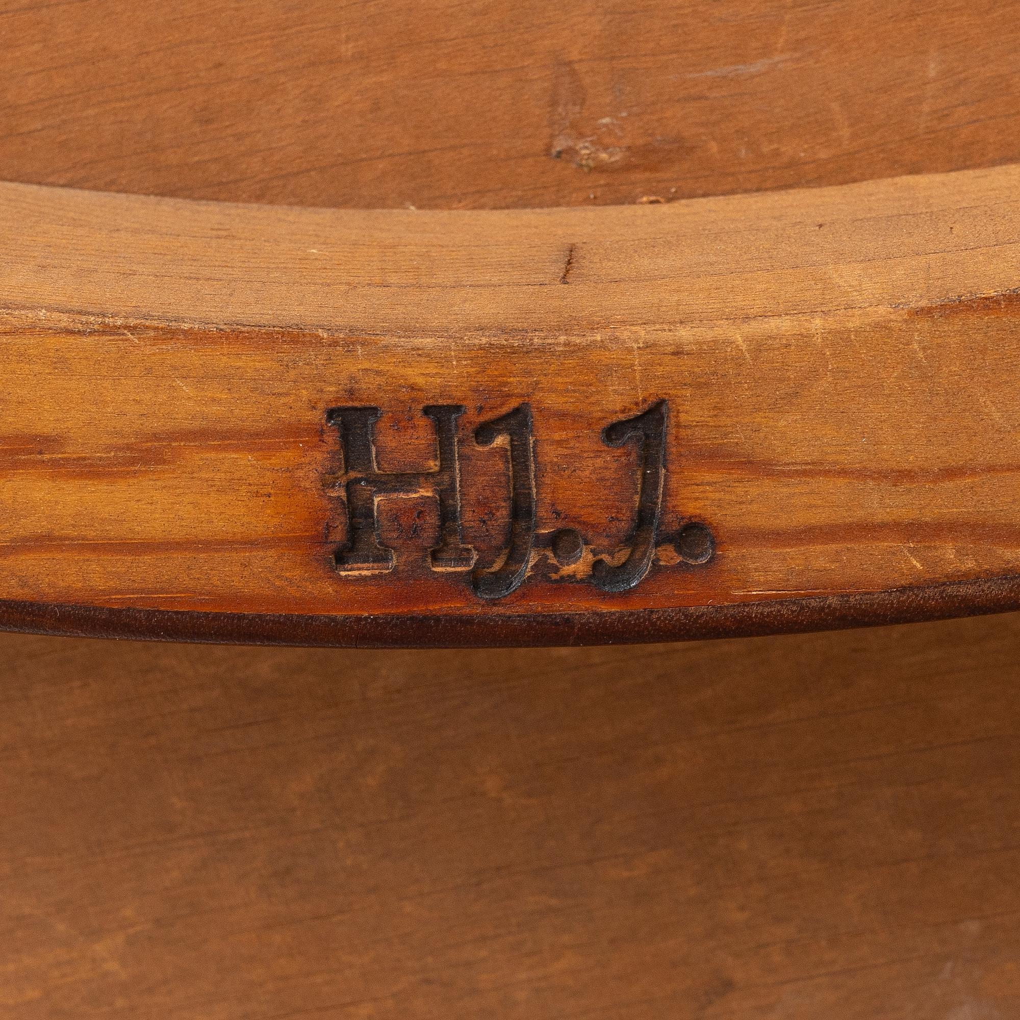 Hjalmar Jackson, bord, brännmärkt, 1940/50-tal.