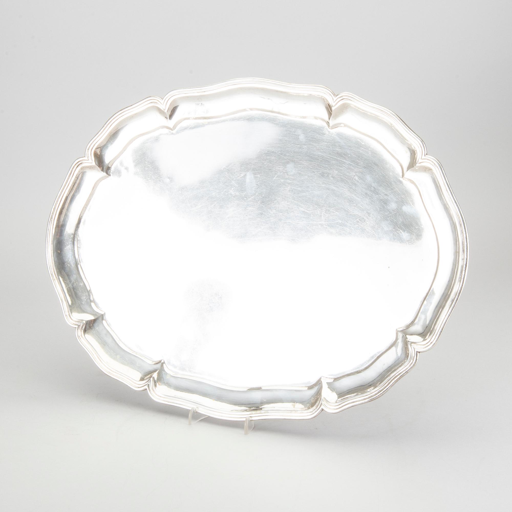 BRICKA, silver, rokokostil, vikt ca 1100 gram.