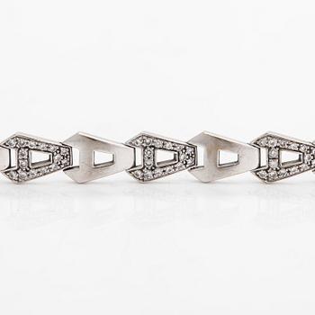 Asprey, An 18K white gold bracelet with diamonds ca. 2.00 ct in total.