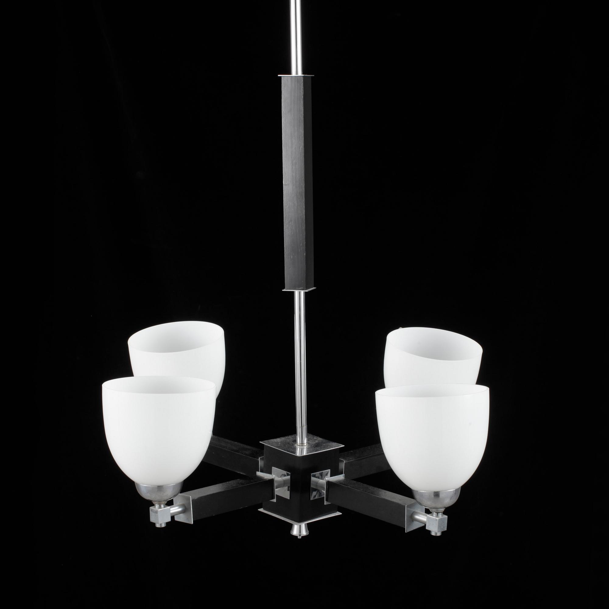 LAMPA, metall och svärtat trä. Art Deco.