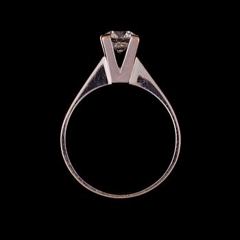 RING, 18K vitguld, diamant. Gulaylar. Vikt ca 3,0 g.