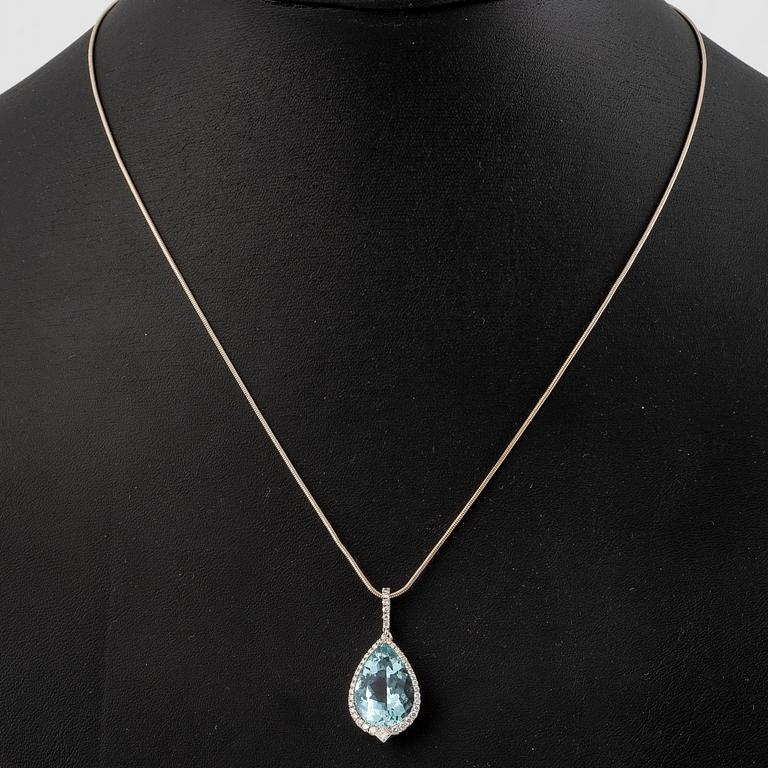 Hängsmycke, Sørsand, 18K vitguld med droppslipad akvamarin och prinsess- och briljantslipade diamanter.