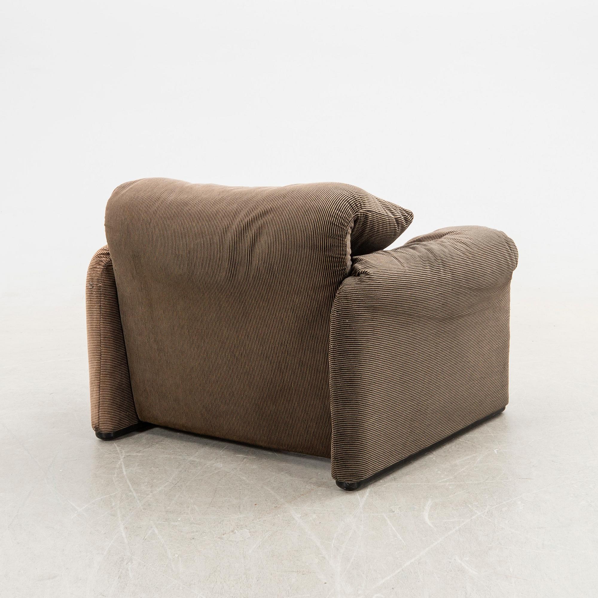 Vico Magistretti, armchair "Maralunga", for Cassina late 20th century.