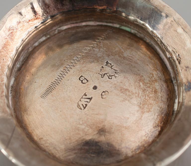 BÄGARE, silver, Aron Wangstelius, Torshälla 1760. Vikt ca 56 g.