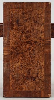 SPELBORD, av Jacob Sjölin (mästare i Köping och Kungsör 1767-1785). Rokoko.