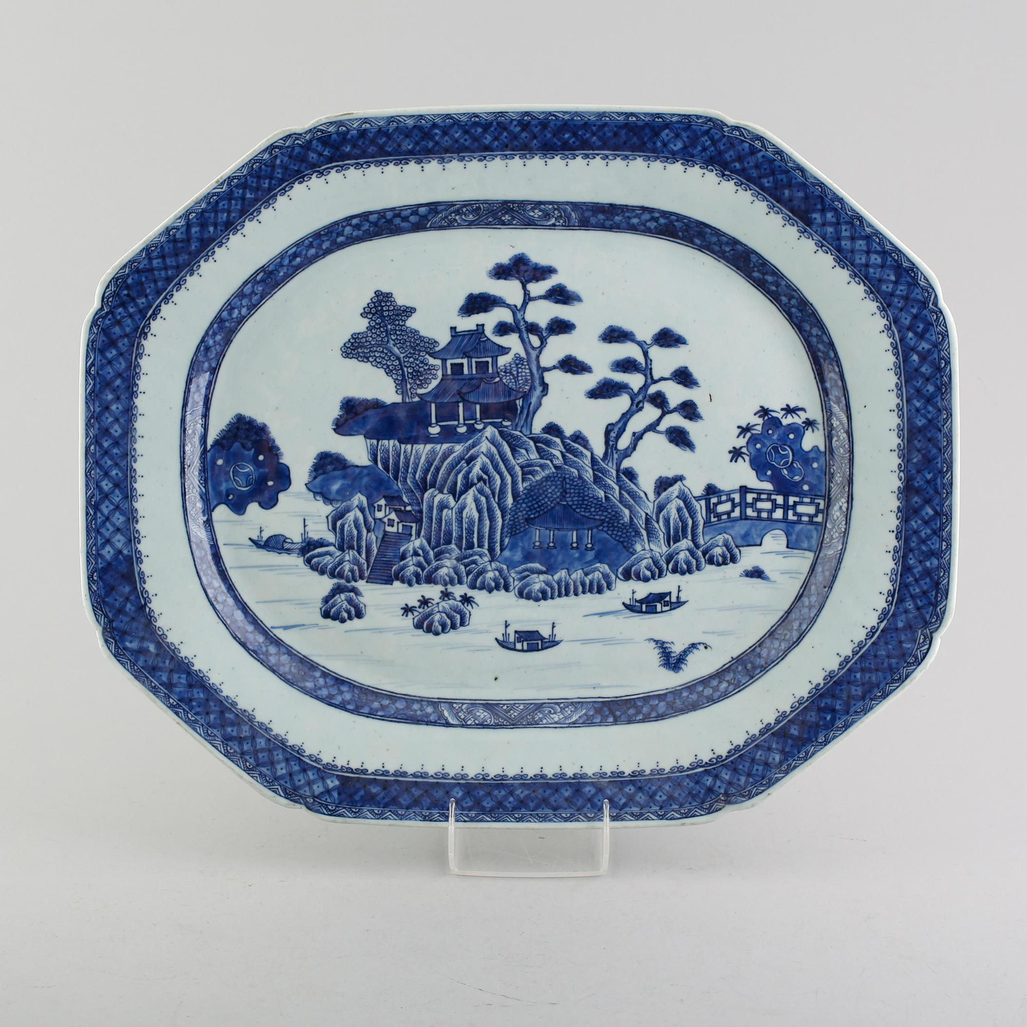 STEKFAT, porslin, Qianlong 1736-1795.