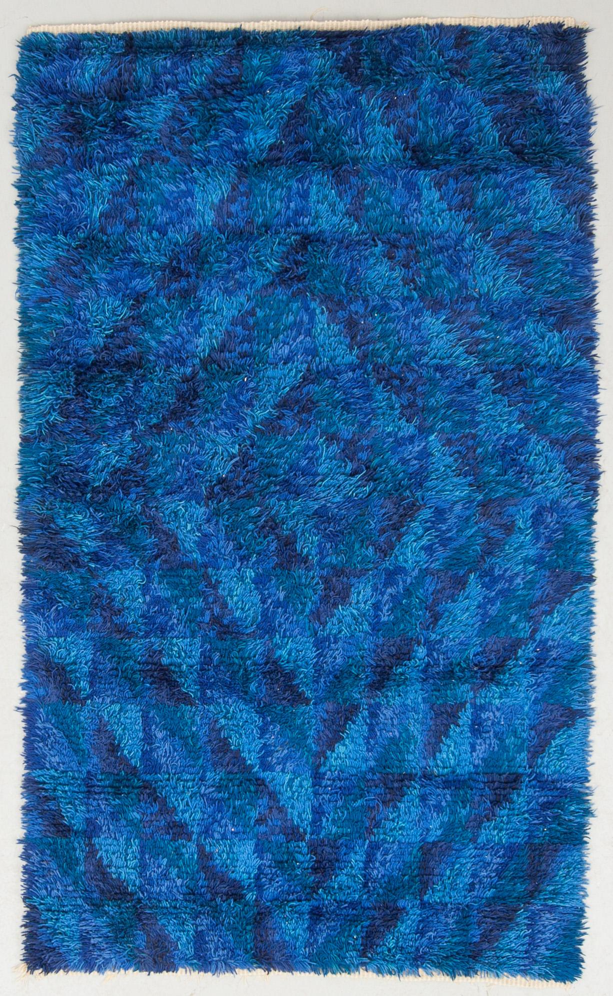 MATTA, rya, 1900-talets andra hälft, 209 x 120 cm.