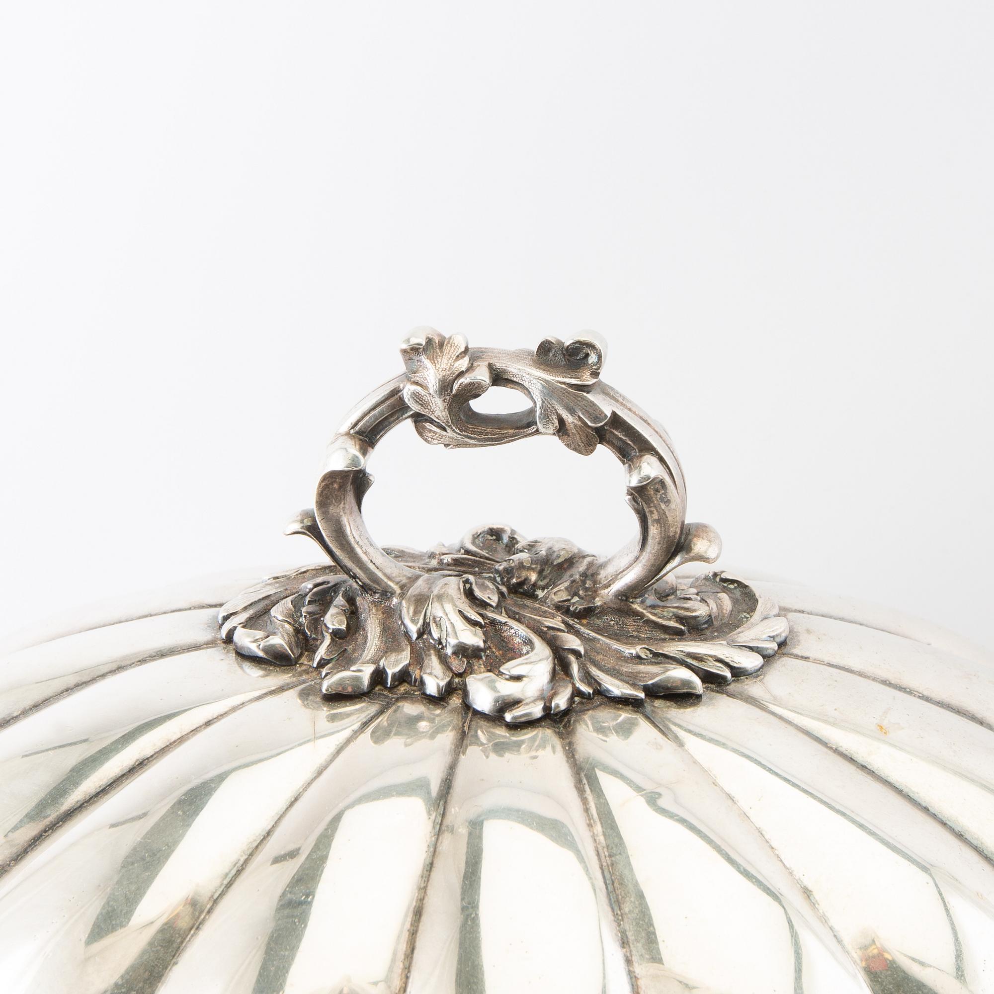 Cloche/Serving dome 2 pcs silver-plated early 20th century England.