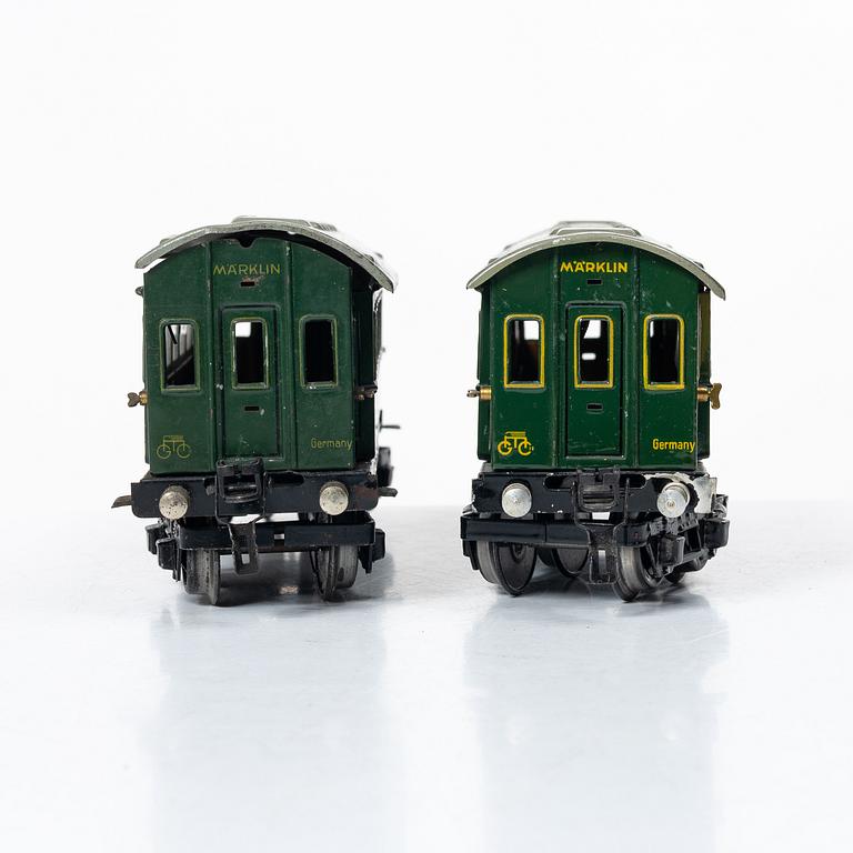 Märklin, Locomotives, carriages and accessories, first half of the 20th century.