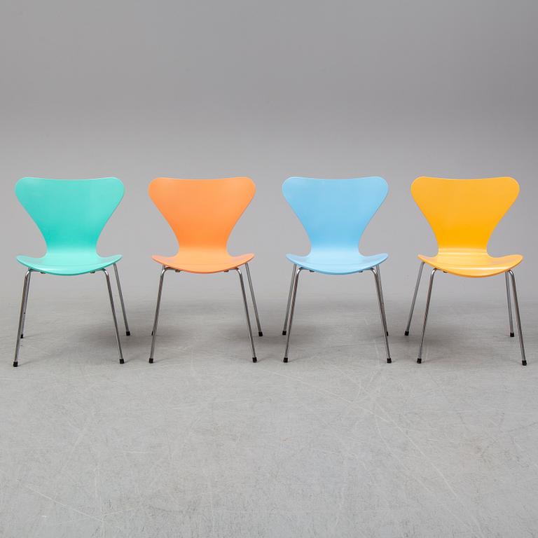 ARNE JACOBSEN, stolar 4 st, "Sjuan", Fritz Hansen 1990.