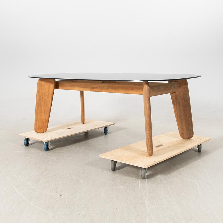 Matbord, "Dune" Gloster Västafrika modern tillverkning.