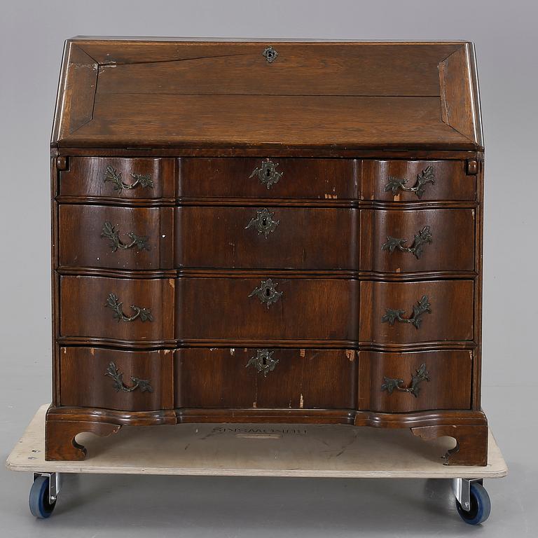 SNEDKLAFFSEKRETÄR, senbarockstil, 1800-tal.