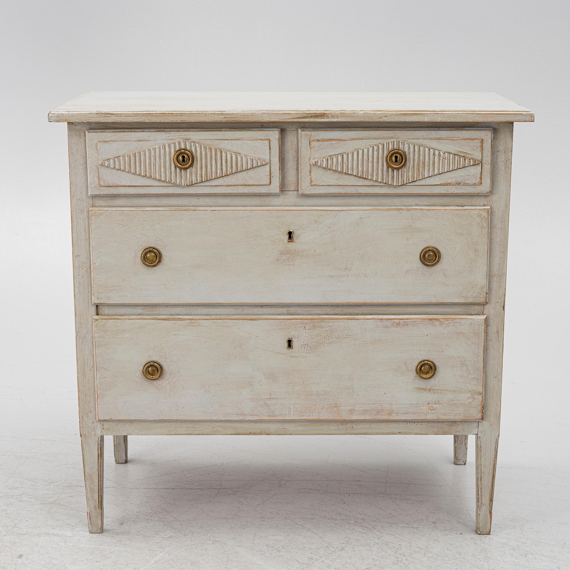 Chest of drawers, early 20th century.