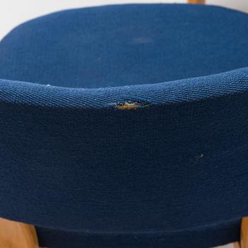 Alvar Aalto, Two mid-20th century '62' chairs for O.Y. Huonekalu- ja Rakennustyötehdas A.B.