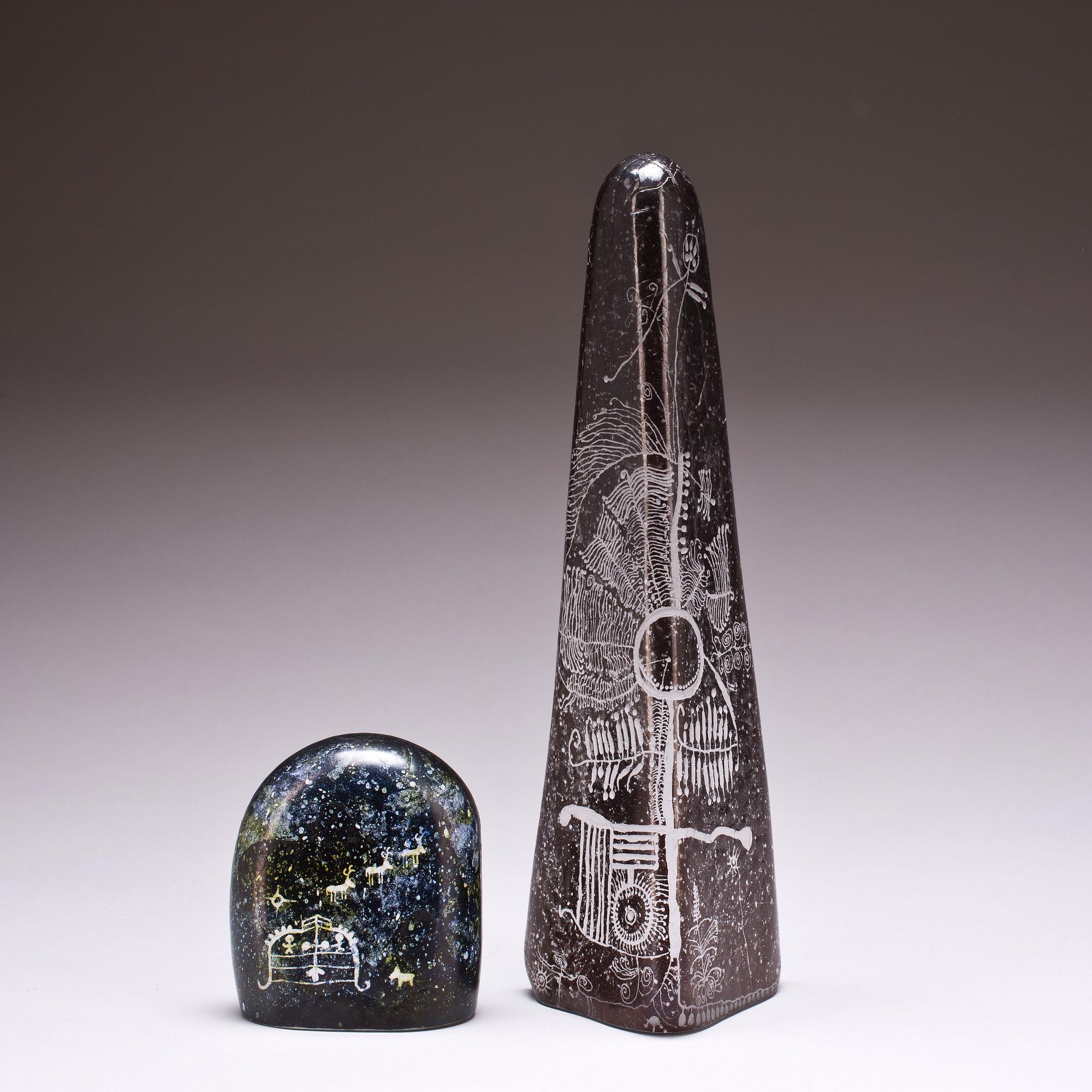 GLASSKULPTURER, glas, 2 st. Bland annat  Göran Wärff, Kosta Boda, signerad.