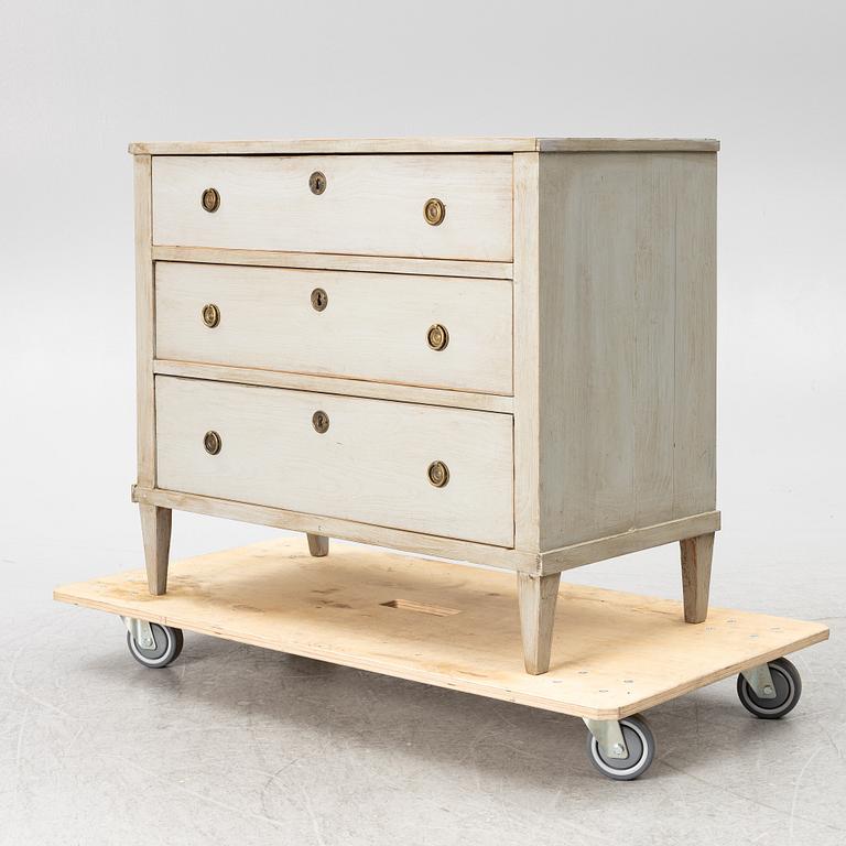 Chest of drawers, 19th century.