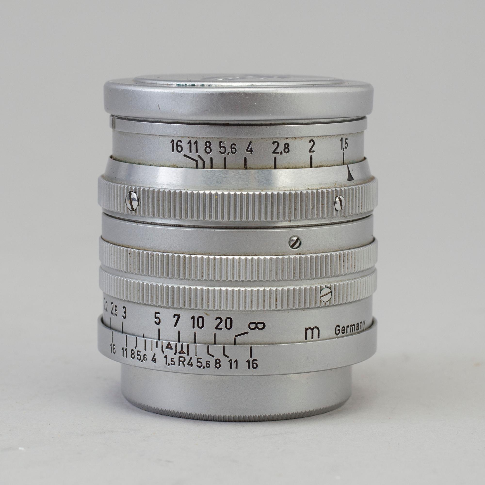 A Leica Leica IIIf no 527327 from 1951. With Elmar f=5 cm 1:3,5, Summarit f=5 cm 1:1,5 and more.