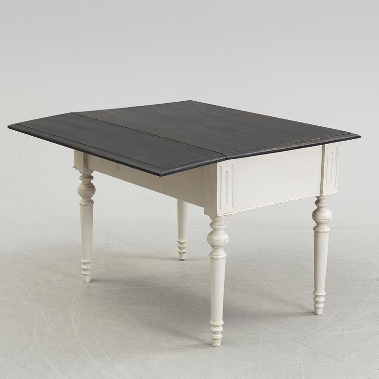 SKRIVBORD MED KLAFF, 1800-talets andra hälft.