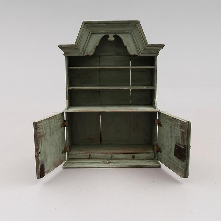 HÄNGSKÅP, 1700-tal.