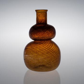 KAJ FRANCK, AN ART GLASS BOTTLE. Nuutajärvi, 1960-/70s.