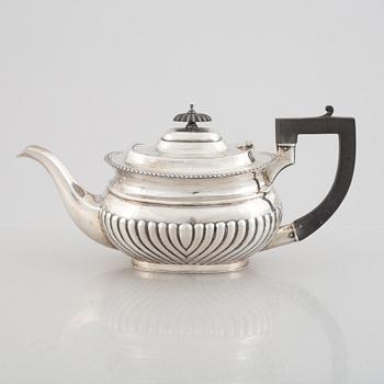 Te- och kaffeservis, 3 delar, samt sockerskål, silver, bl a E. Silver & Co, Sheffield, England 1946-47.
