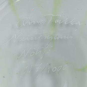 Oiva TOikka, Two glass sculptures "Onion". Signed Oiva Toikka, Nuutajärvi Notsjö 117 and 120/1000.